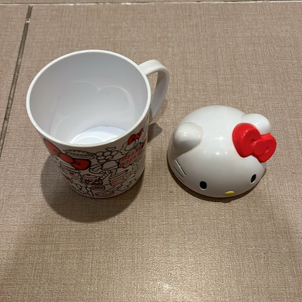 2 Hello kitty cup - Picture 7 of 7